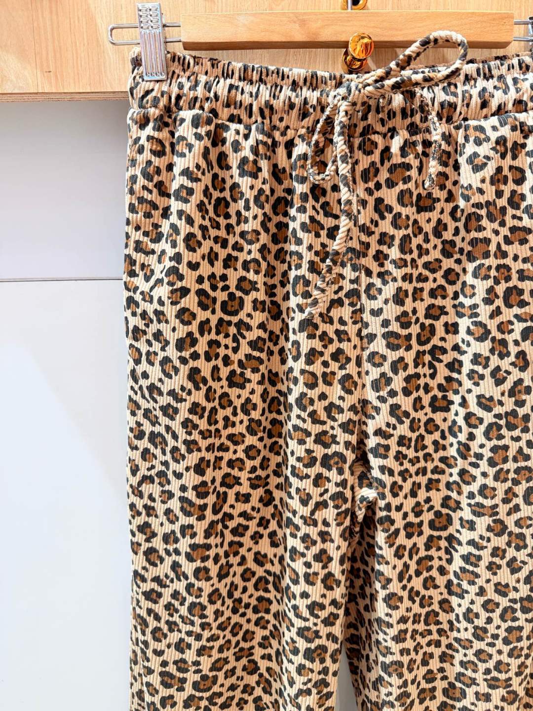 Pantalon côtelé léopard